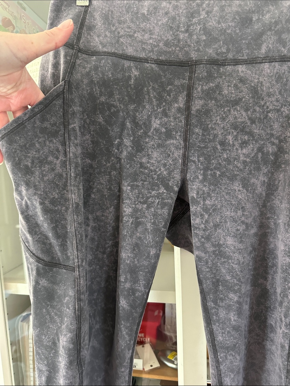 Lululemon size 10 yoga pants - Picture 3 of 12
